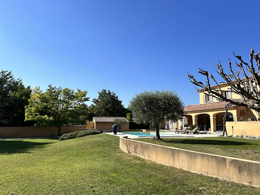 jardin et piscine
